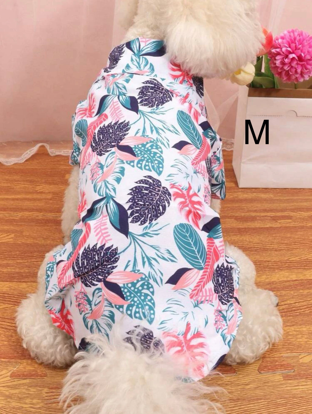 Camisa hawaiana para peluditos con hojas tropicales