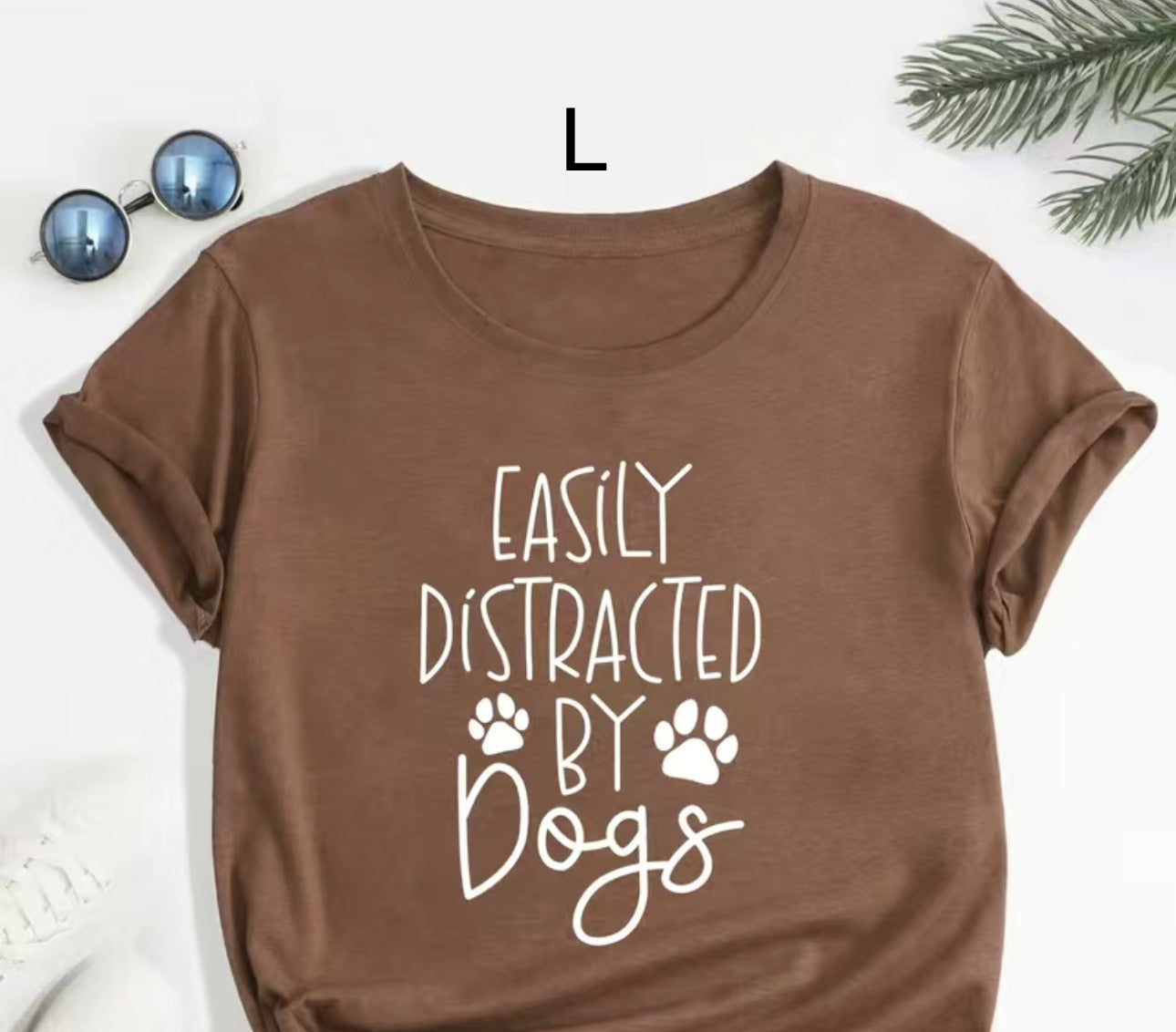 Camiseta para adultos con mensaje Distraído Fácil por los perros